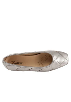 Hanny Flat -Trotters Shop 0022 38112 ma 0007