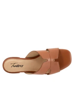 Nell Sandal -Trotters Shop 0055 01053 ma 0003