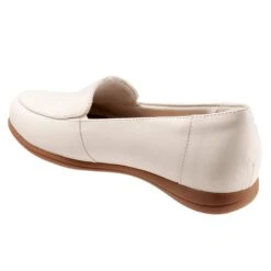Deanna Loafer -Trotters Shop 5268c759 ee4d 440f bf36 91c4e74b7445