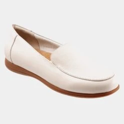 Deanna Loafer -Trotters Shop b74b97ca ac5e 4126 9145 2a38295d774f