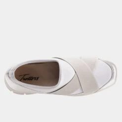 Urbana Sneaker -Trotters Shop df25b91f f1b2 4713 b600 9122493d7b8b